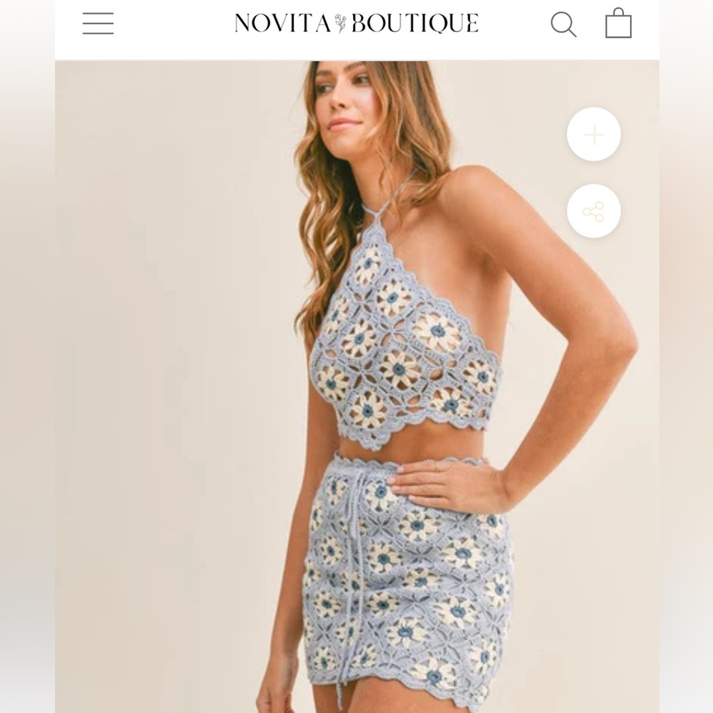 Flowery crochet set from Novita Boutique